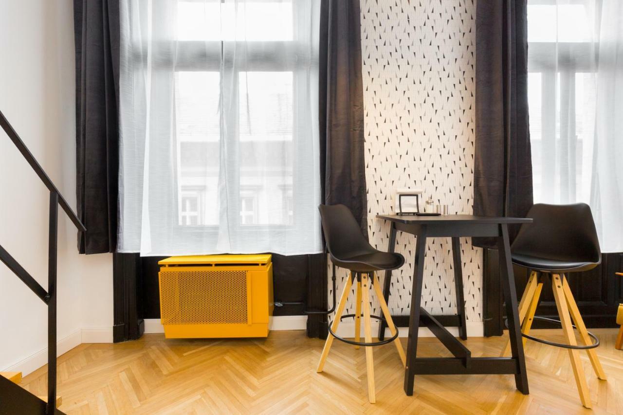 Leah Studios Budapest Luaran gambar